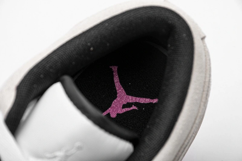 Jordan 1 Low White Gum Hyper Pink  553558-119