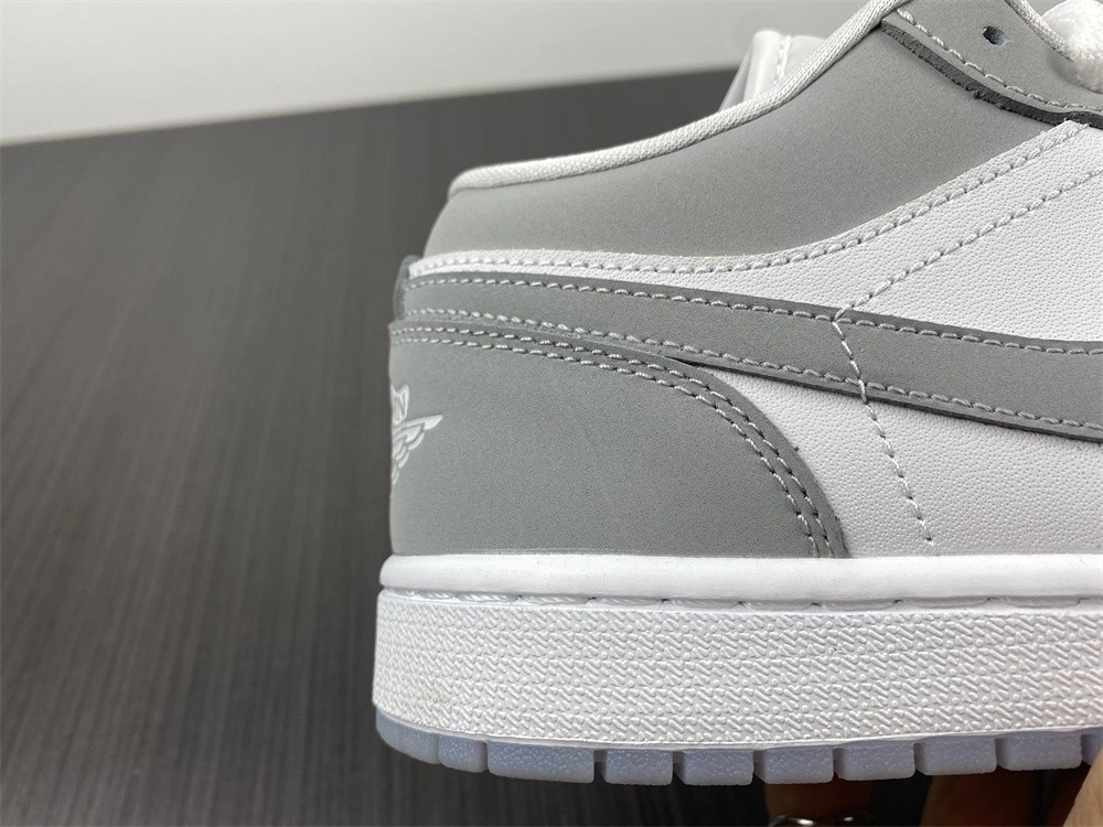 Jordan 1 Low Wolf Grey (W) - DC0774-105