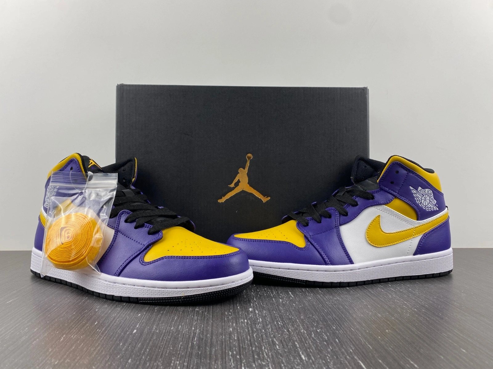 Jordan 1 Mid Lakers (2022) - DQ8426-517