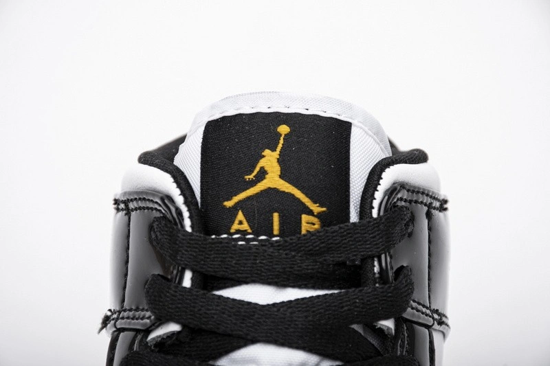 Jordan 1 Mid Patent Black White Gold   852542-007