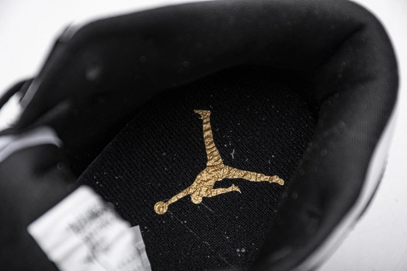 Jordan 1 Mid Patent Black White Gold   852542-007