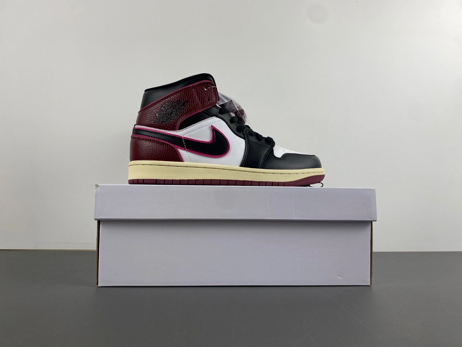 Jordan 1 Mid SE Bordeaux (Women's) - FQ7818-101
