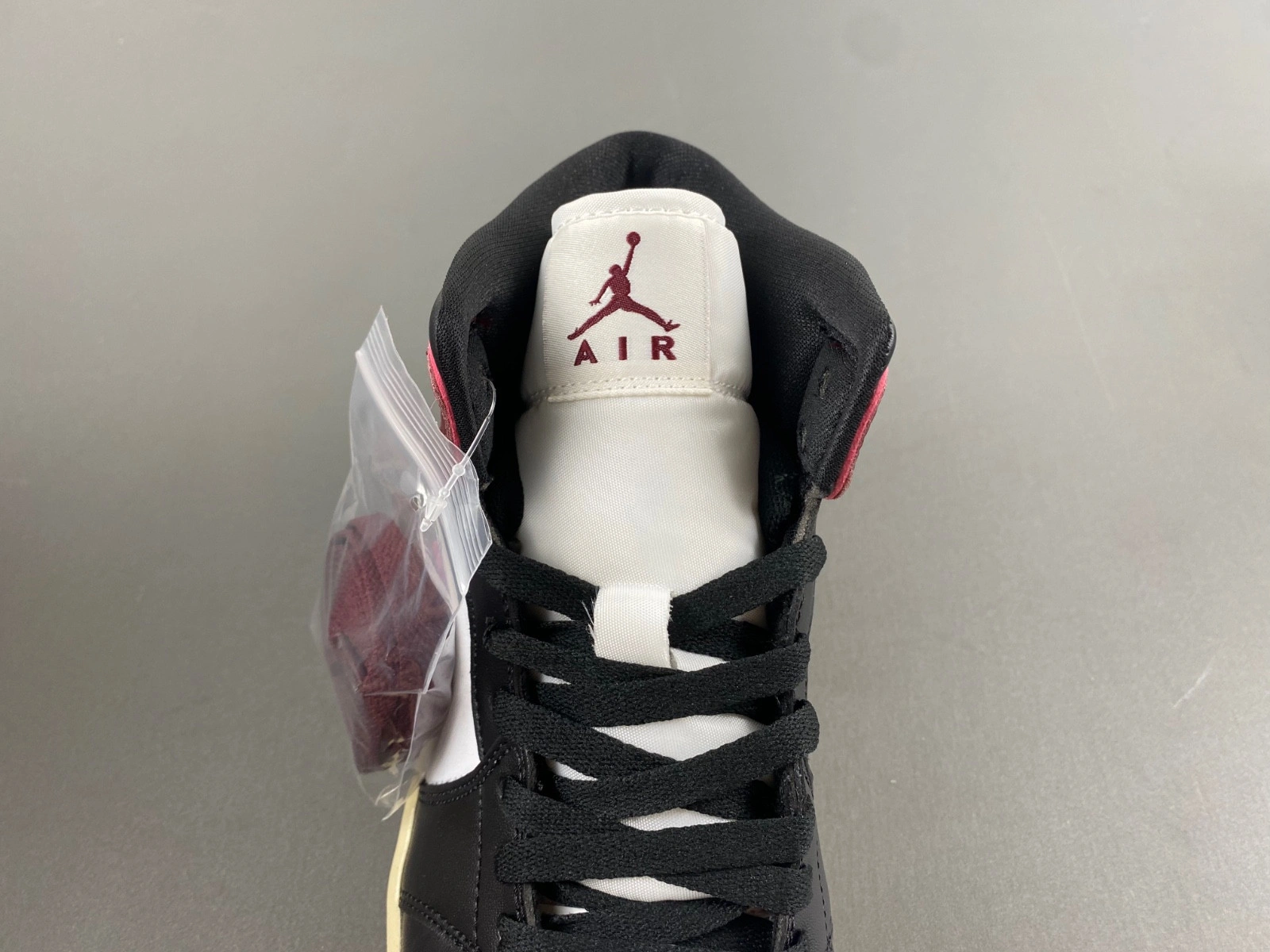 Jordan 1 Mid SE Bordeaux (Women's) - FQ7818-101