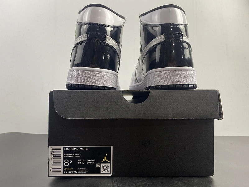 Jordan 1 Mid SE DIY (GS) - DC4099-100