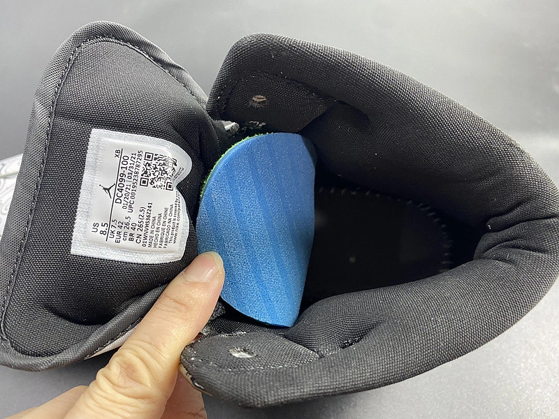 Jordan 1 Mid SE DIY (GS) - DC4099-100