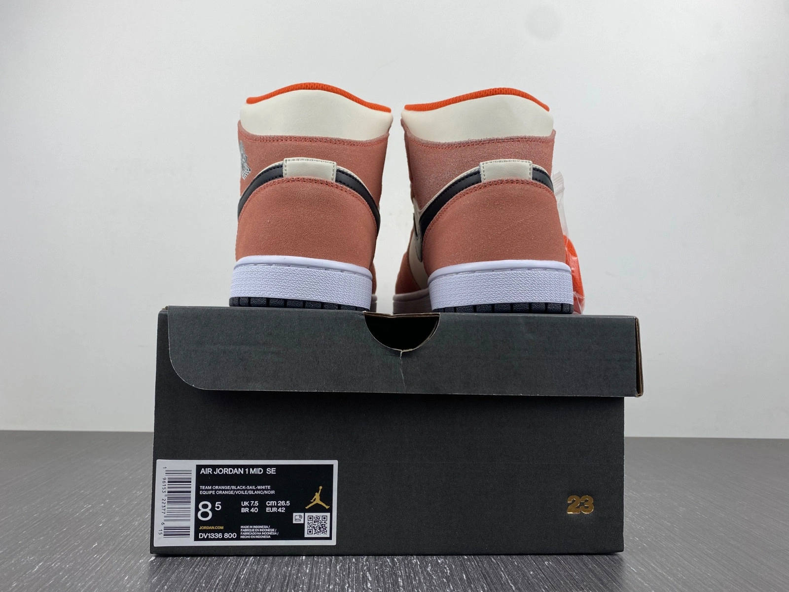 Jordan 1 Mid SE Orange Suede (GS) - DV1336-800