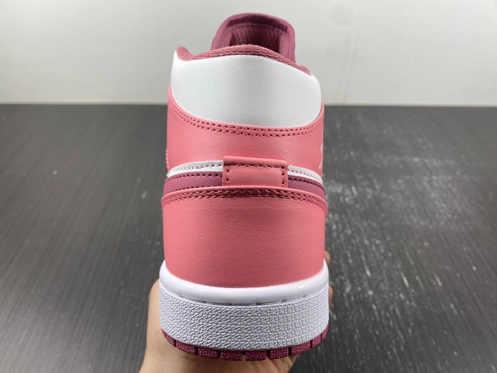 Jordan 1 Mid Valentine's Day (2023) (GS) - DQ8423-616