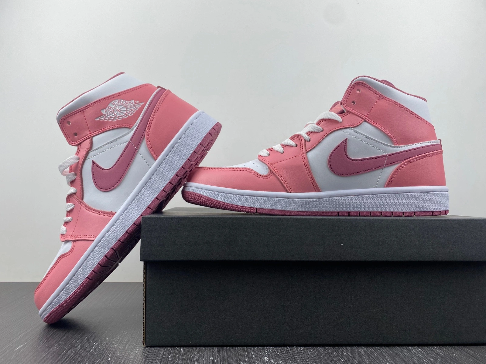 Jordan 1 Mid Valentine's Day (2023) (GS) - DQ8423-616
