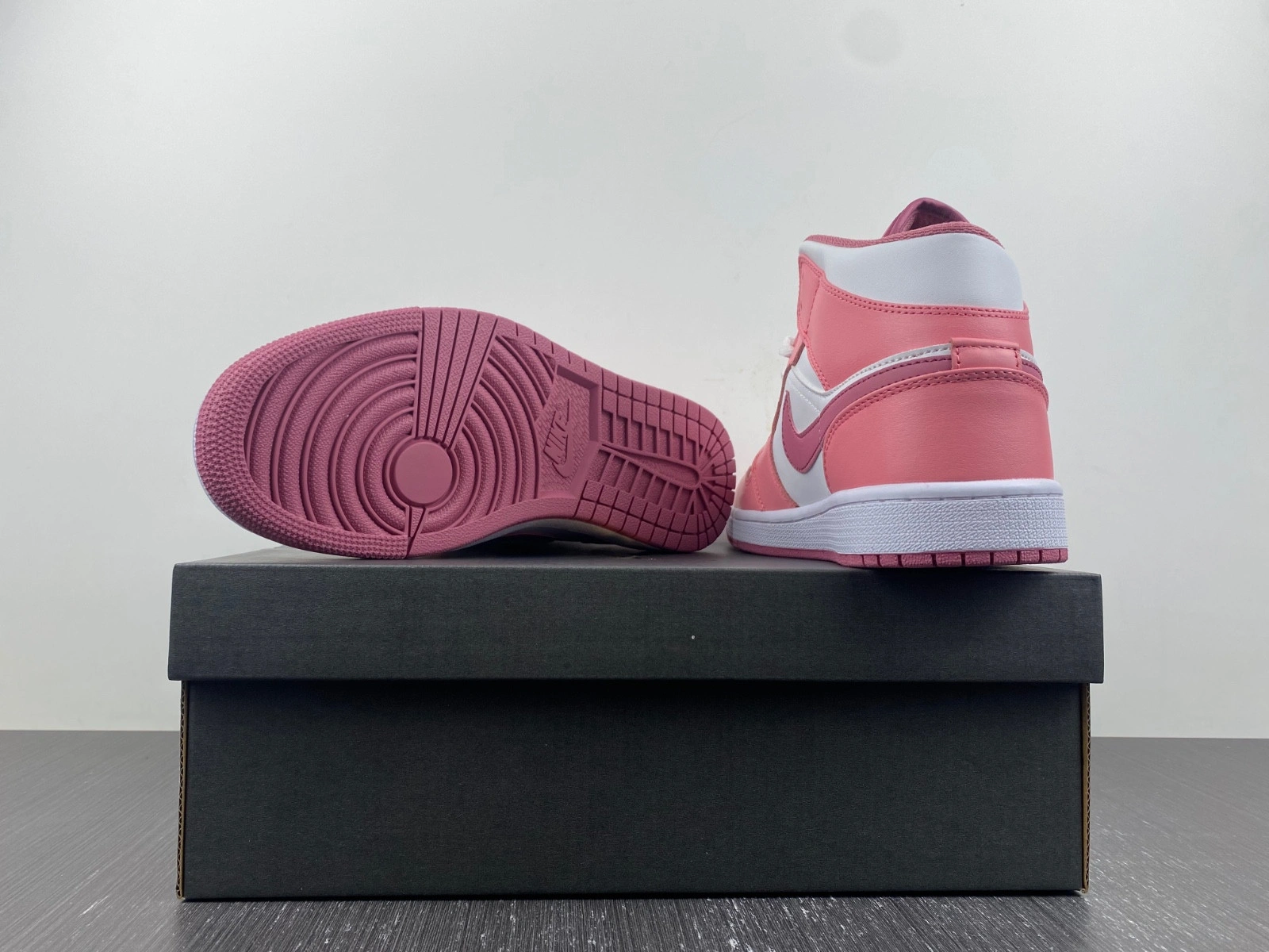 Jordan 1 Mid Valentine's Day (2023) (GS) - DQ8423-616