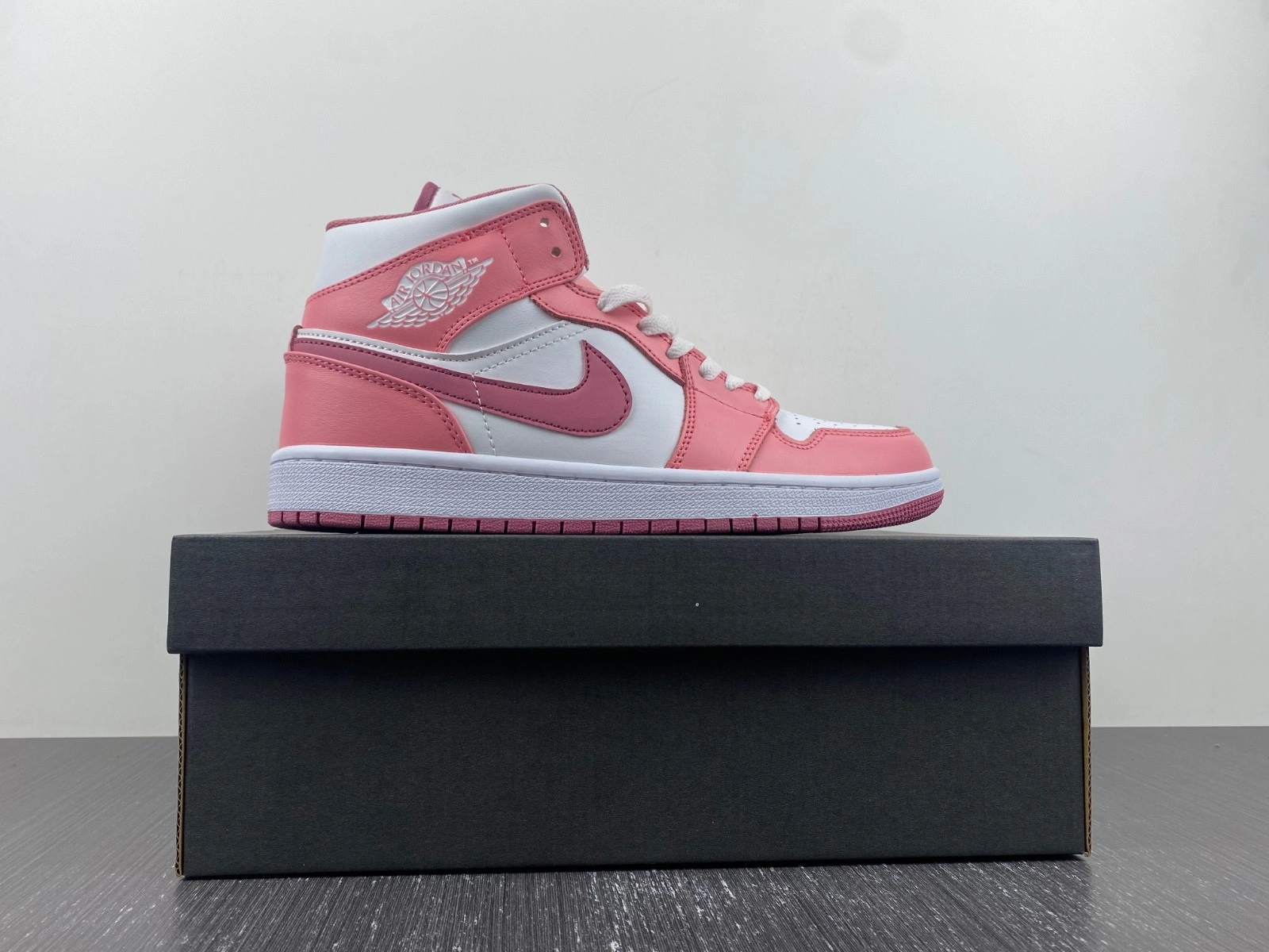 Jordan 1 Mid Valentine's Day (2023) (GS) - DQ8423-616
