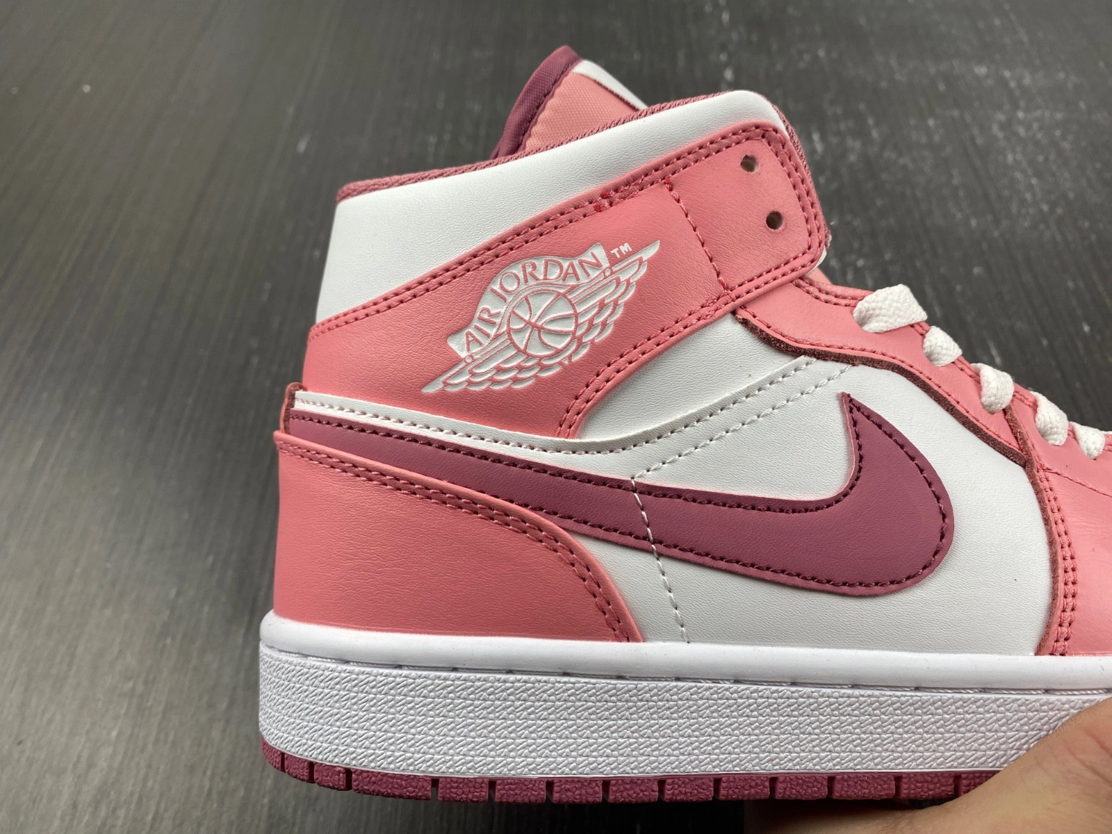 Jordan 1 Mid Valentine's Day (2023) (GS) - DQ8423-616