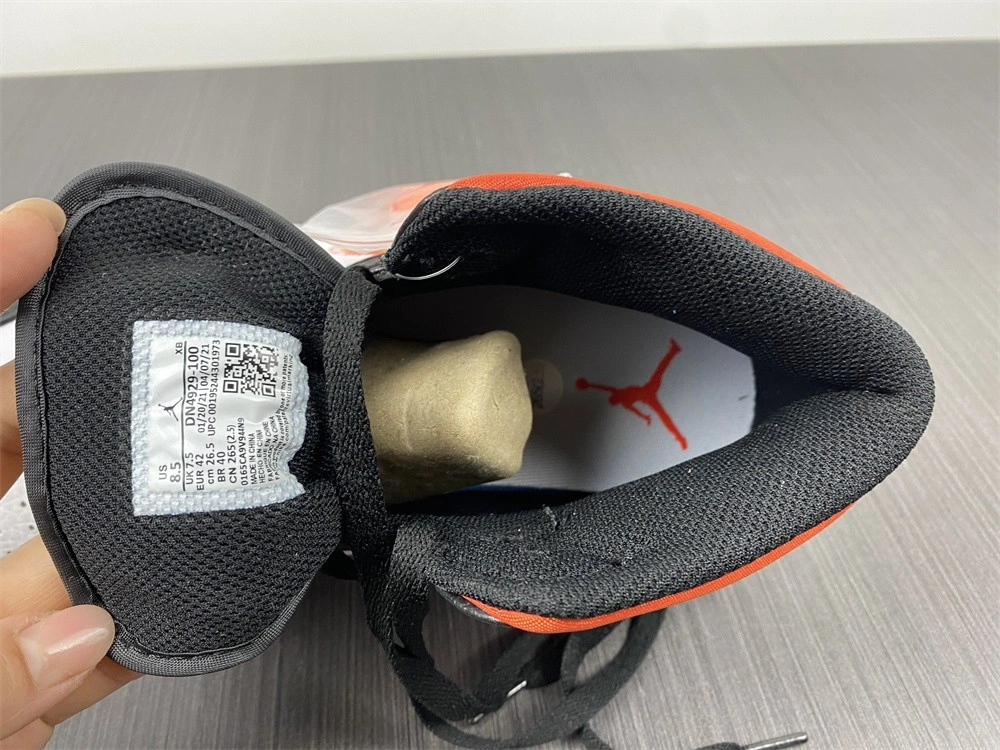 Jordan 1 Mid Zig Zag - DN4929-100