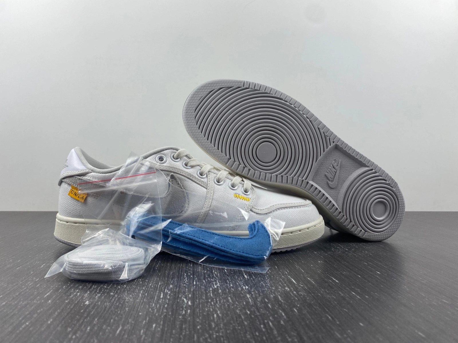 Jordan 1 Retro AJKO Low SP Union White Canvas  DO8912-101