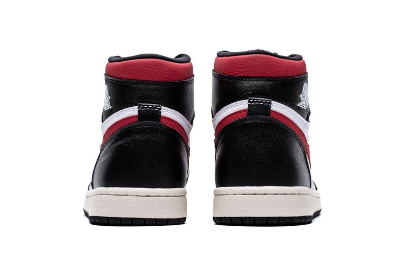 Jordan 1 Retro High Black Gym Red  555088-061