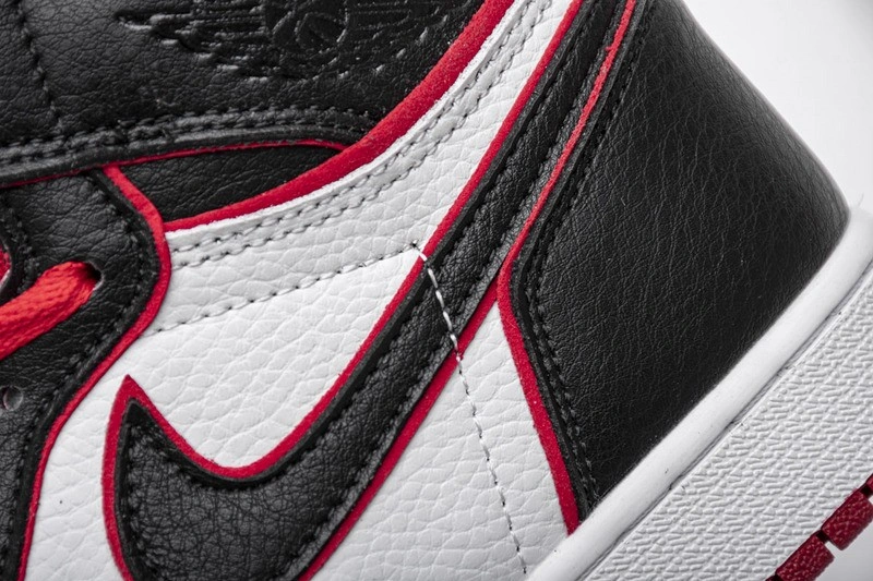 Jordan 1 Retro High Bloodline  555088-062