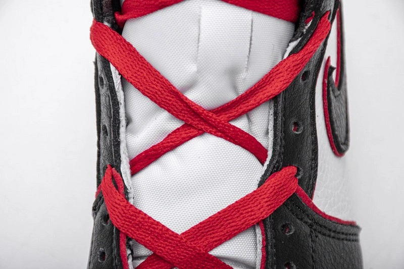 Jordan 1 Retro High Bloodline  555088-062
