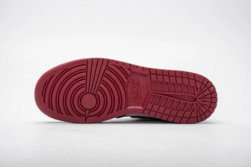 Jordan 1 Retro High Bloodline  555088-062