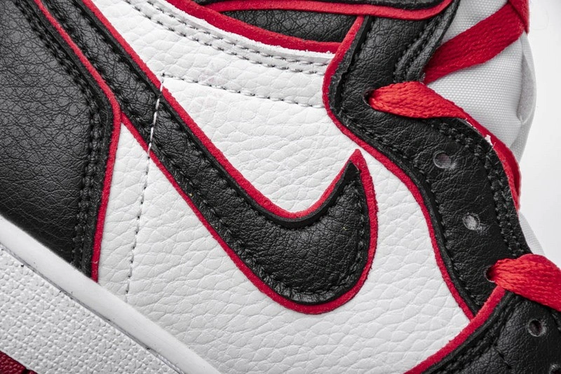 Jordan 1 Retro High Bloodline  555088-062