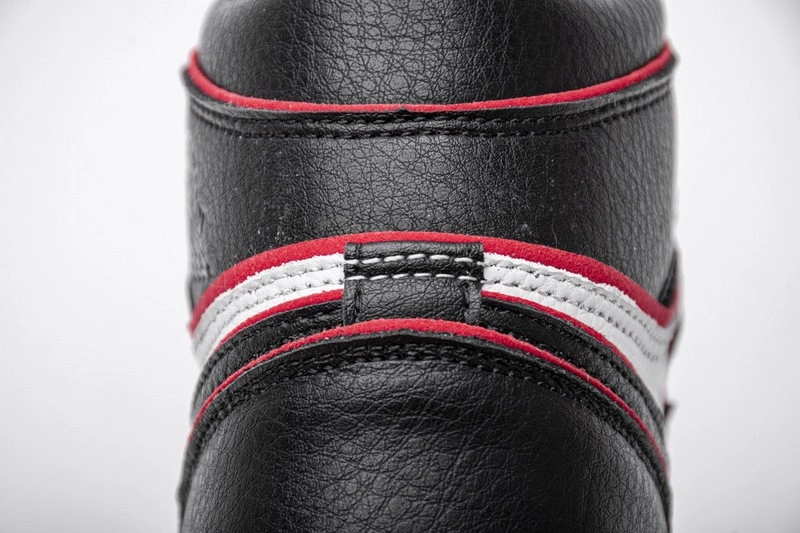Jordan 1 Retro High Bloodline  555088-062