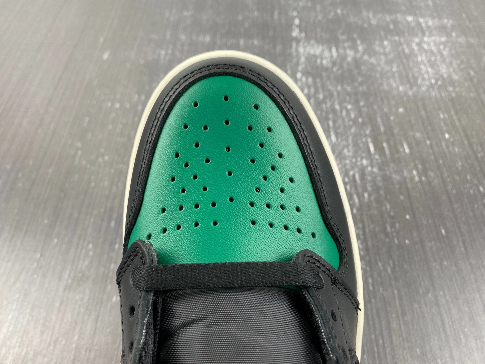 Jordan 1 Retro High Golf Eastside Golf 1961   FJ0849-001