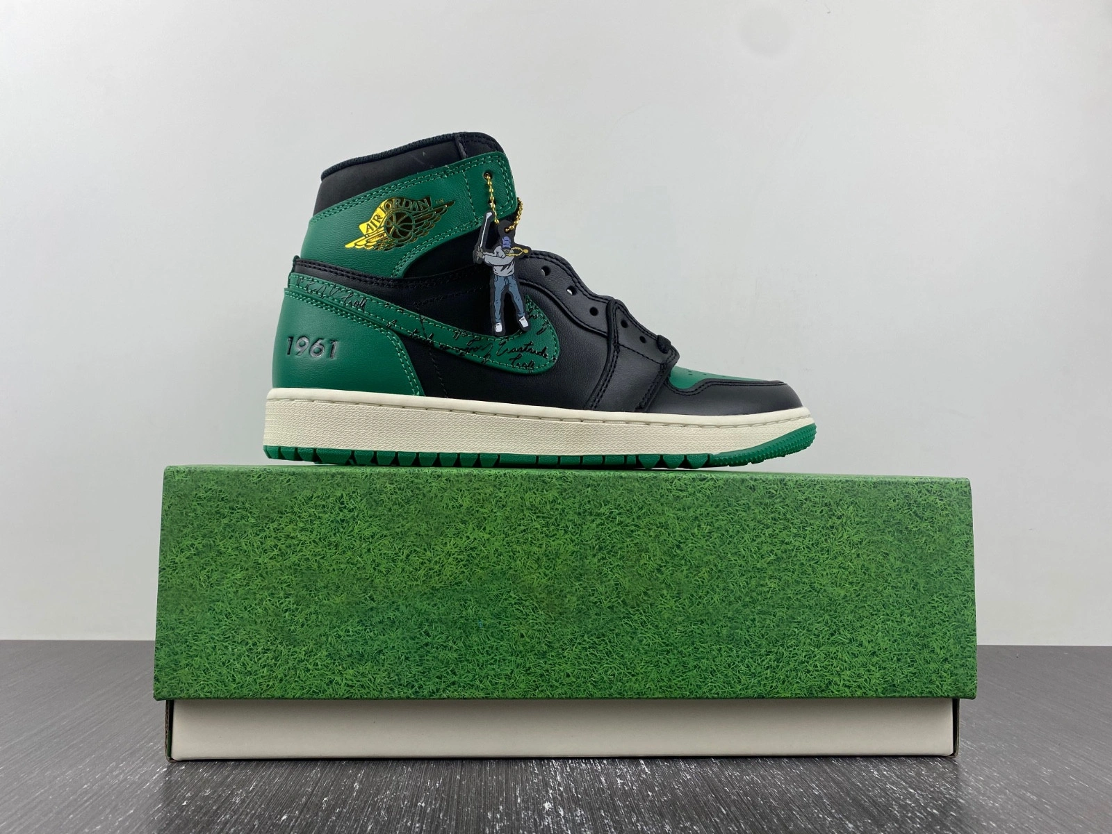 Jordan 1 Retro High Golf Eastside Golf 1961   FJ0849-001
