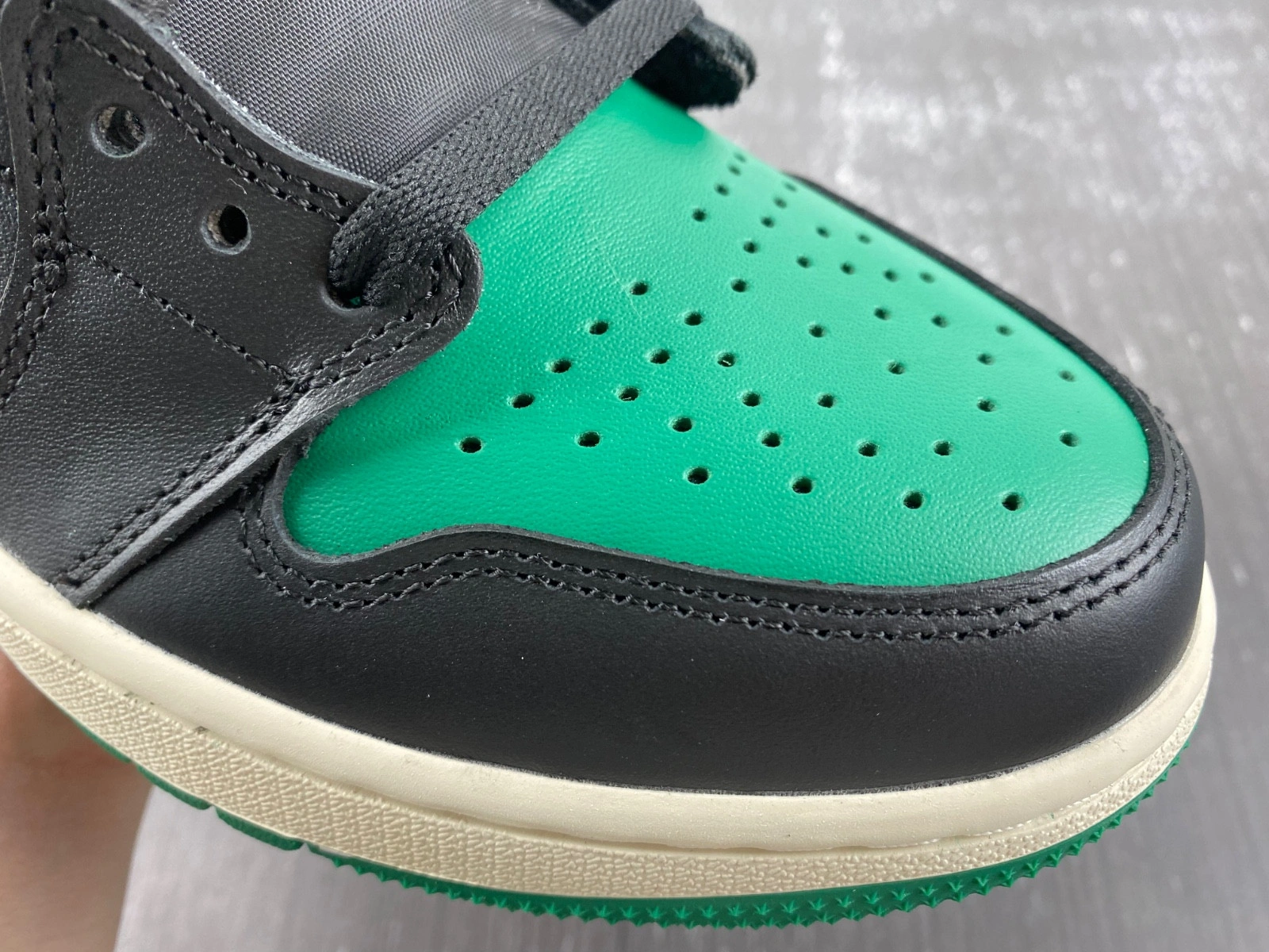 Jordan 1 Retro High Golf Eastside Golf 1961   FJ0849-001