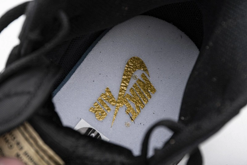 Jordan 1 Retro High NRG Patent Gold Toe  861428-007