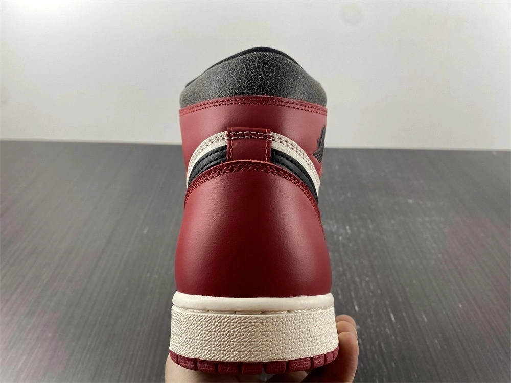 Jordan 1 Retro High OG Chicago Lost and Found (GS) FD1437-612