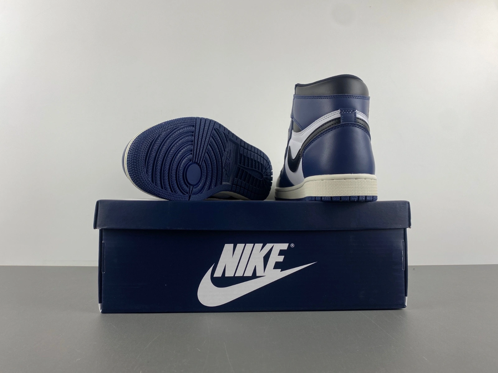 Jordan 1 Retro High OG Midnight Navy Men's - DZ5485-401