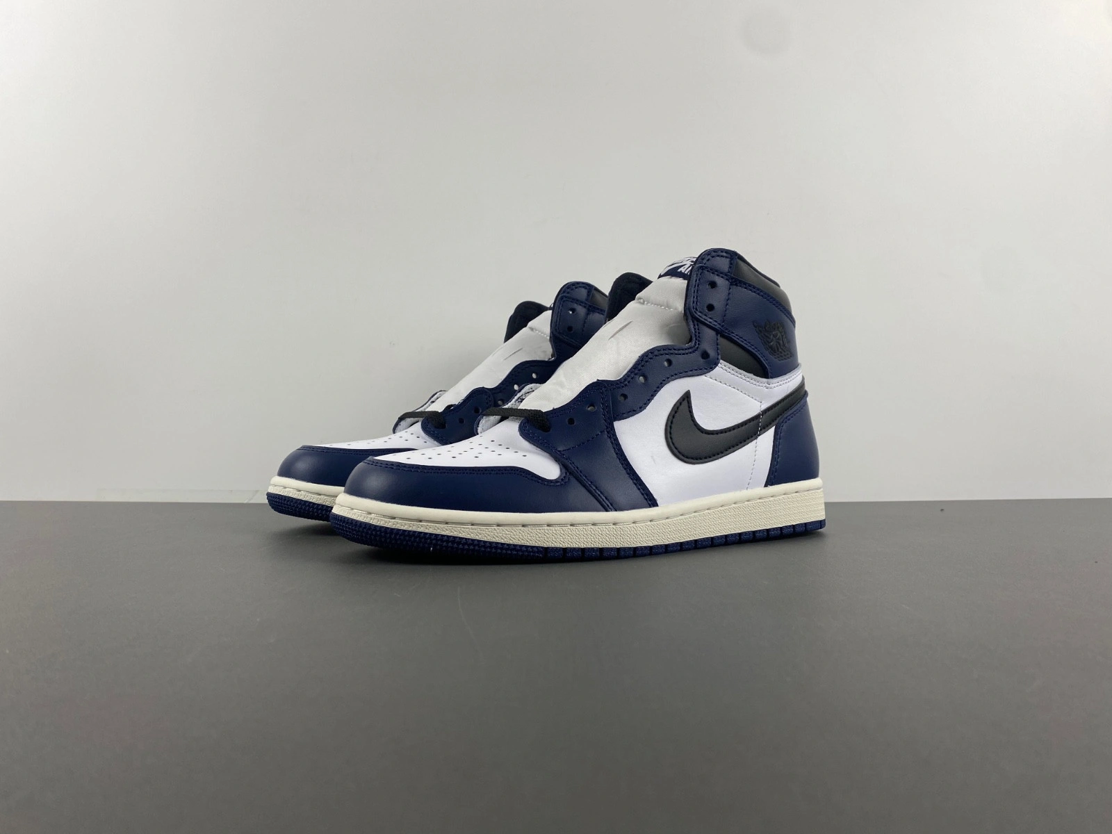 Jordan 1 Retro High OG Midnight Navy Men's - DZ5485-401