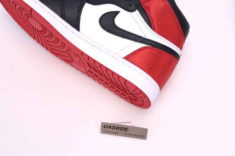 Jordan 1 Retro High Satin Black Toe  CD0461-016