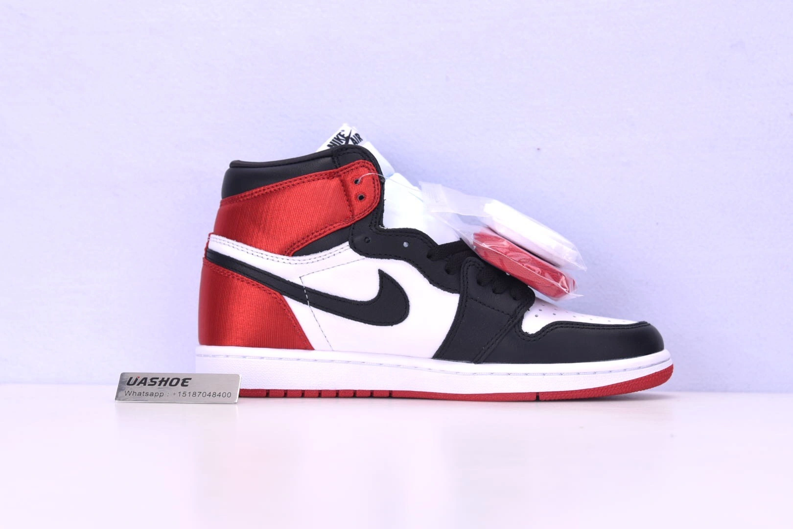 Jordan 1 Retro High Satin Black Toe  CD0461-016
