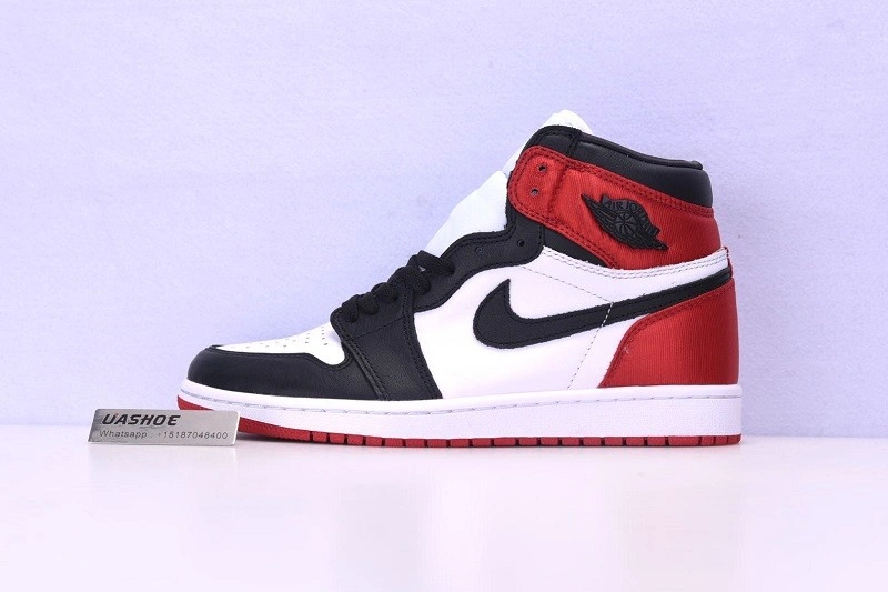 Jordan 1 Retro High Satin Black Toe  CD0461-016
