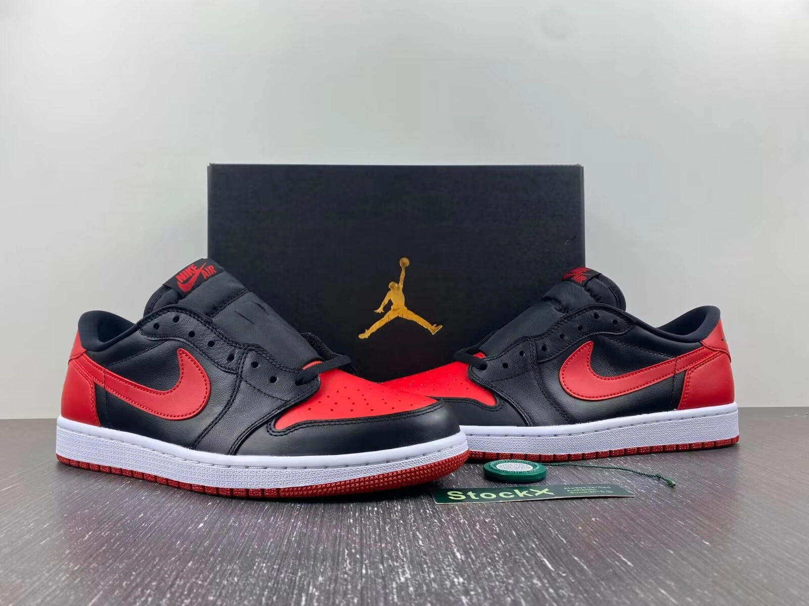 Jordan 1 Retro Low Bred (2015) - 705329-001