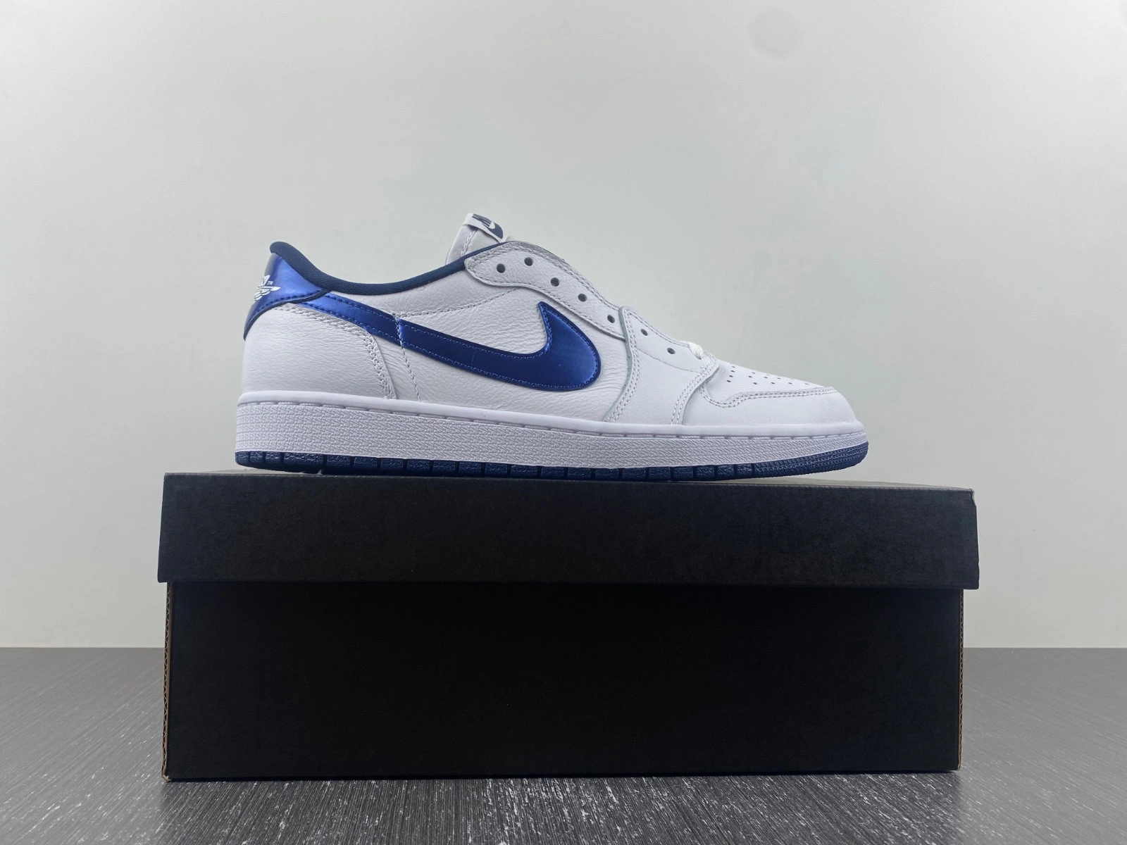 Jordan 1 Retro Low Metallic Blue - 705329-106