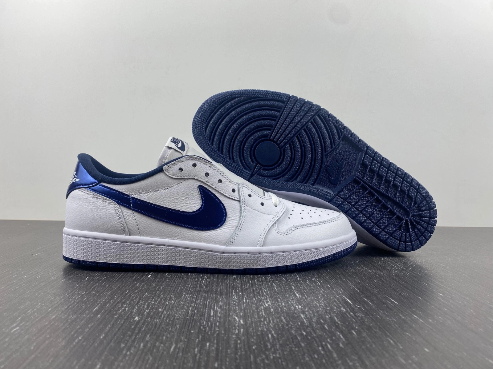 Jordan 1 Retro Low Metallic Blue - 705329-106