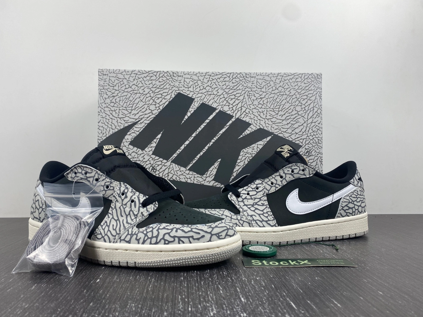 Jordan 1 Retro Low OG Black Cement - CZ0790-001