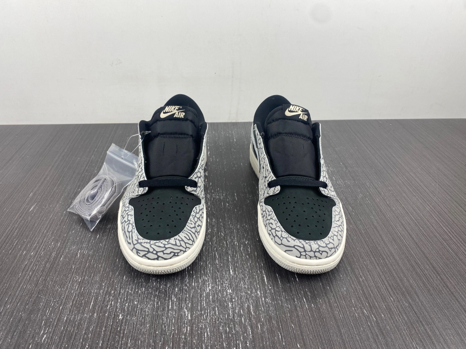 Jordan 1 Retro Low OG Black Cement - CZ0790-001