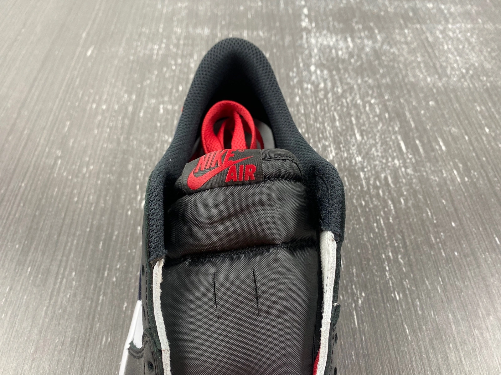 Jordan 1 Retro Low OG Black Toe - CZ0790-106