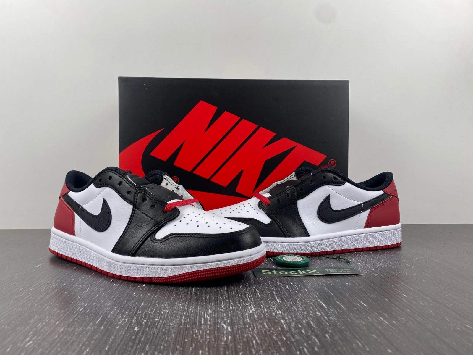 Jordan 1 Retro Low OG Black Toe - CZ0790-106