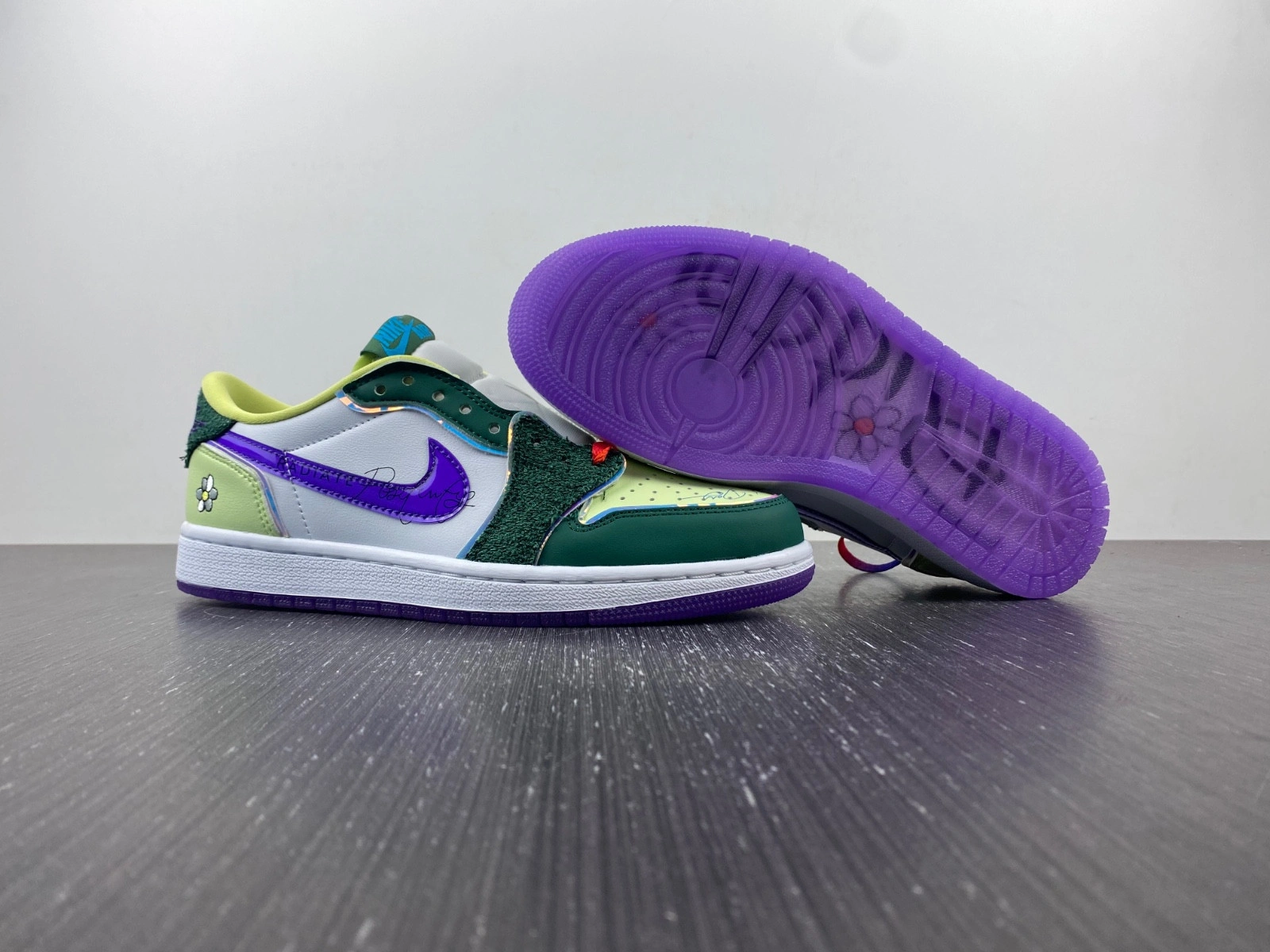 Jordan 1 Retro Low OG Doernbecher (2023) - FD9665-351