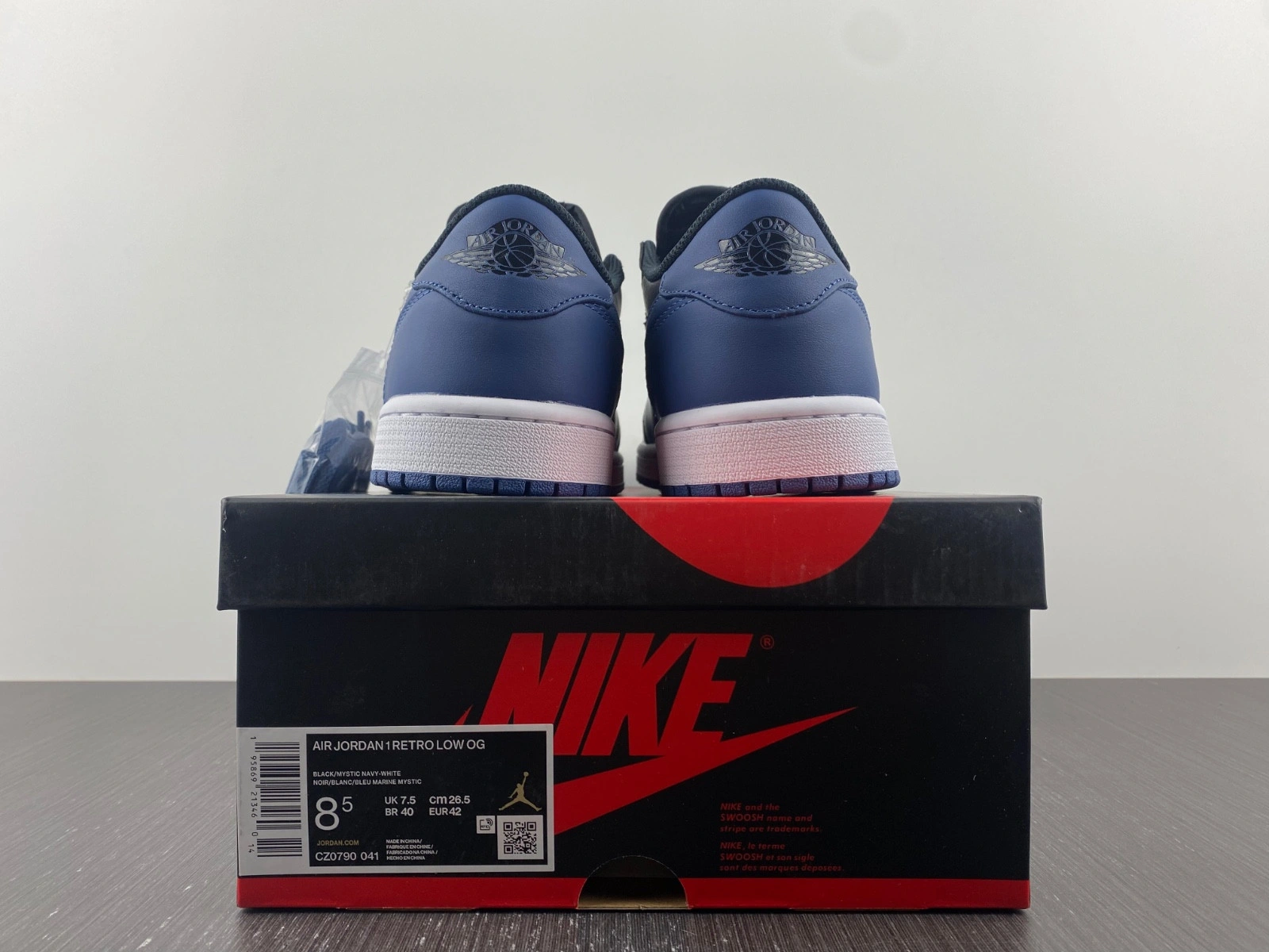 Jordan 1 Retro Low OG Mystic Navy - CZ0790-041