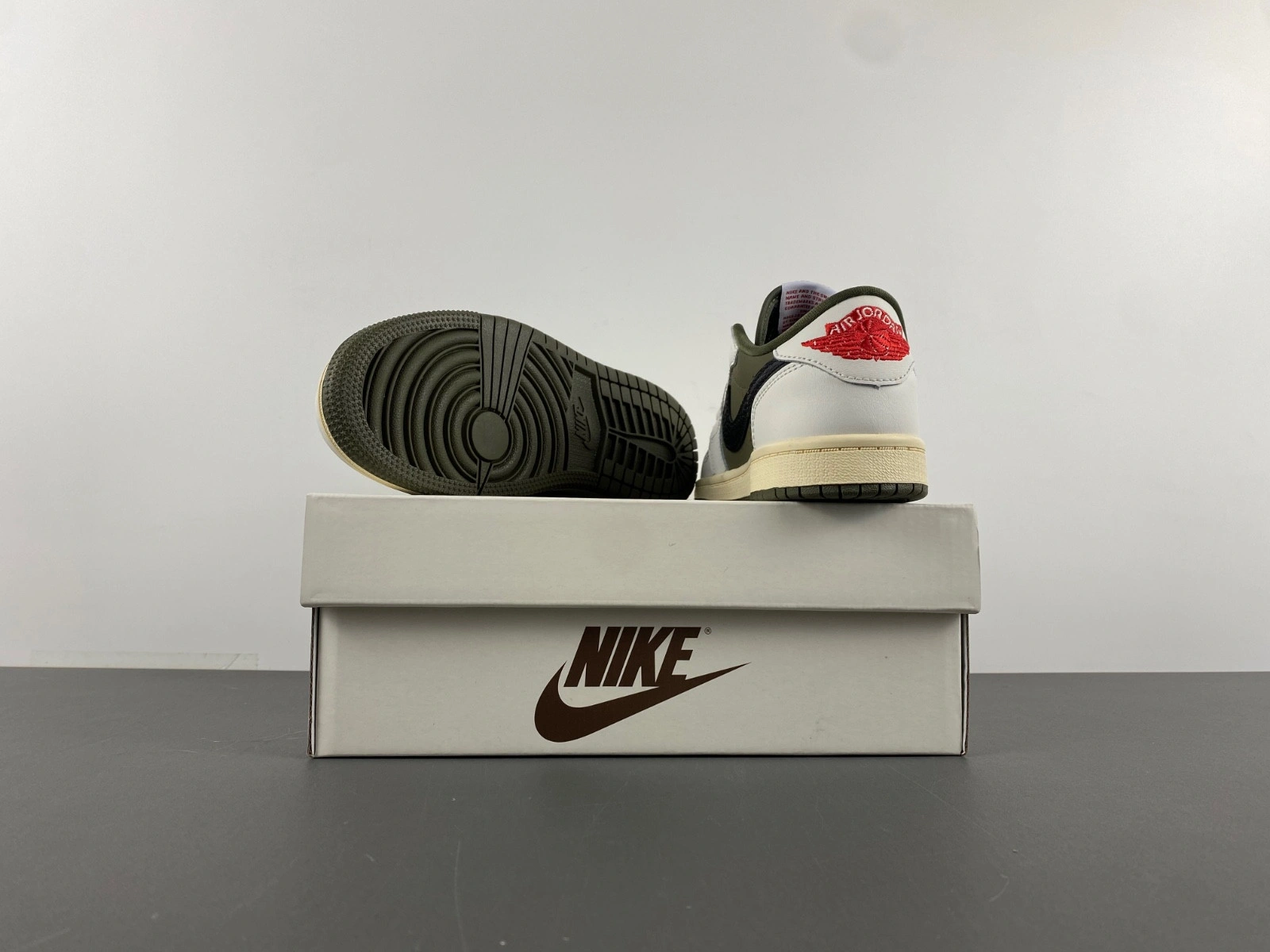 Jordan 1 Retro Low OG SP Travis Scott Medium Olive (PS)  DO5442-200