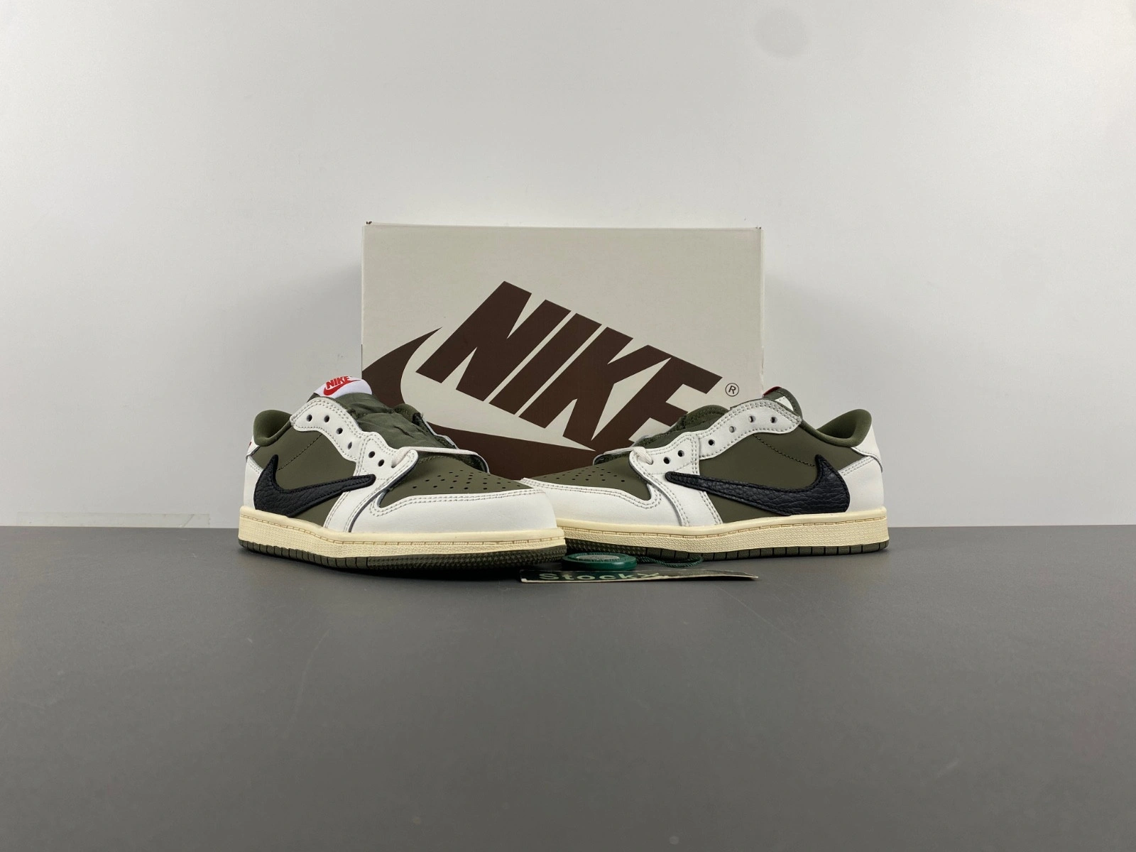 Jordan 1 Retro Low OG SP Travis Scott Medium Olive (PS)  DO5442-200