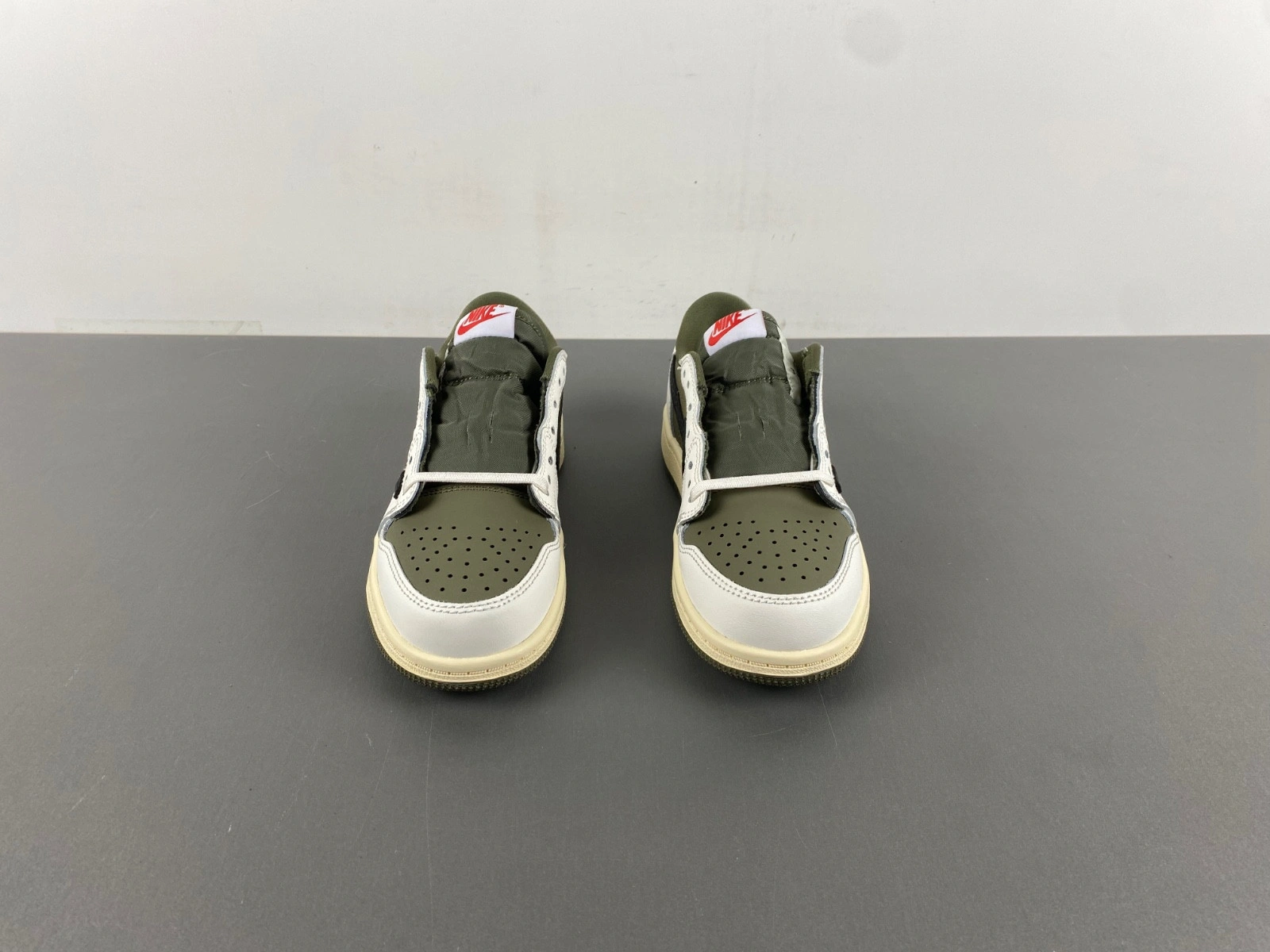 Jordan 1 Retro Low OG SP Travis Scott Medium Olive (PS)  DO5442-200
