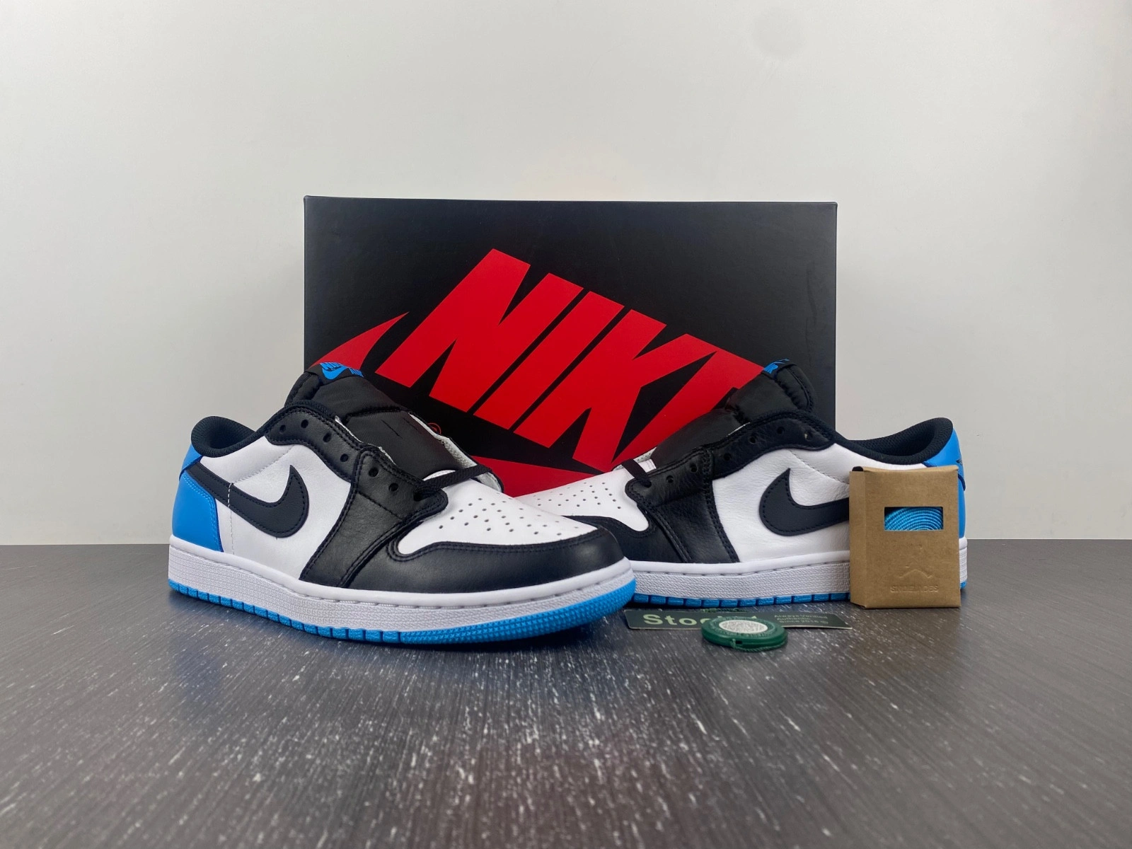 Jordan 1 Retro Low OG UNC - CZ0790-104