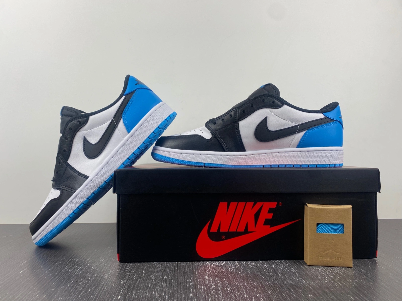 Jordan 1 Retro Low OG UNC - CZ0790-104