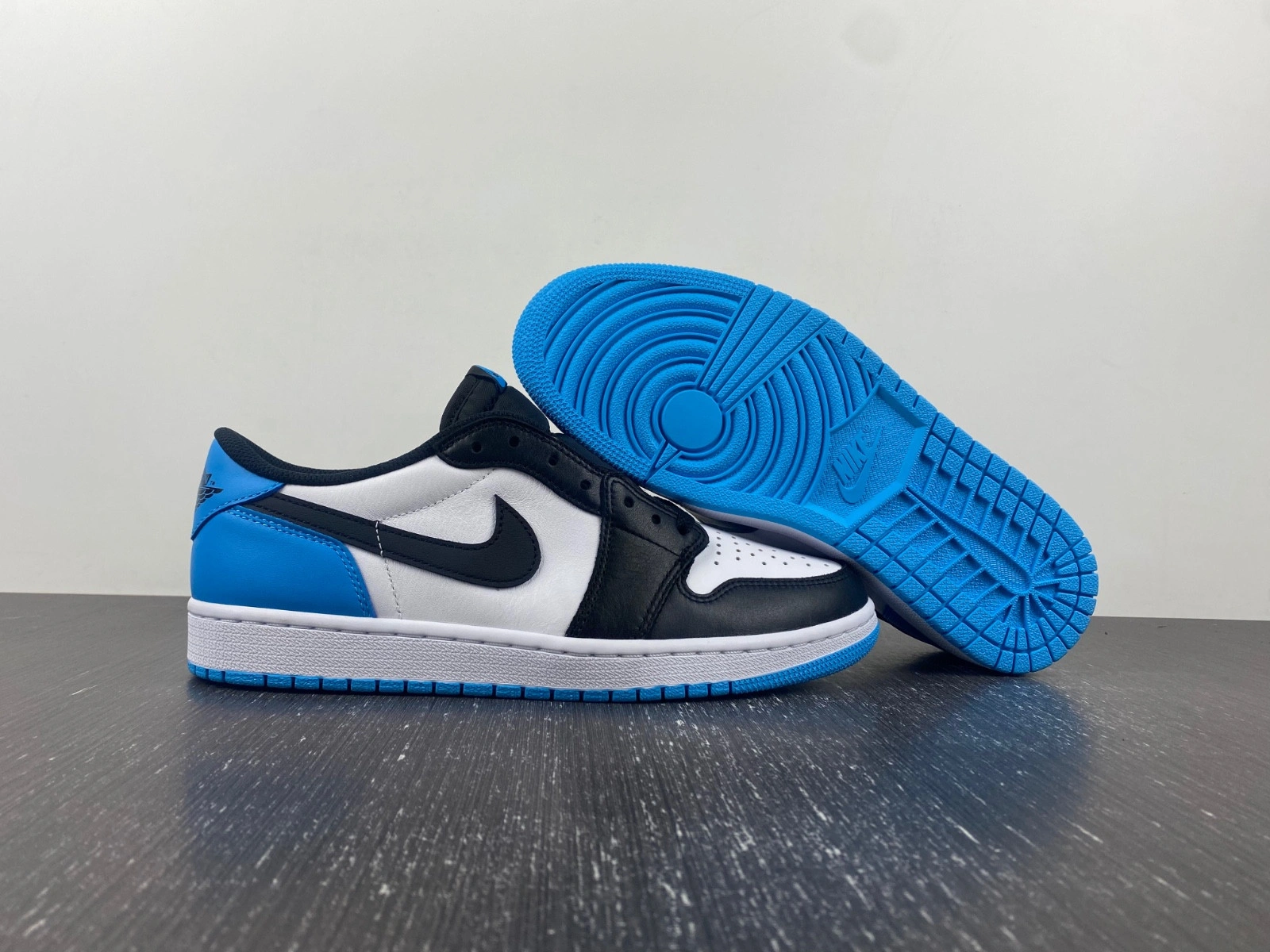 Jordan 1 Retro Low OG UNC - CZ0790-104