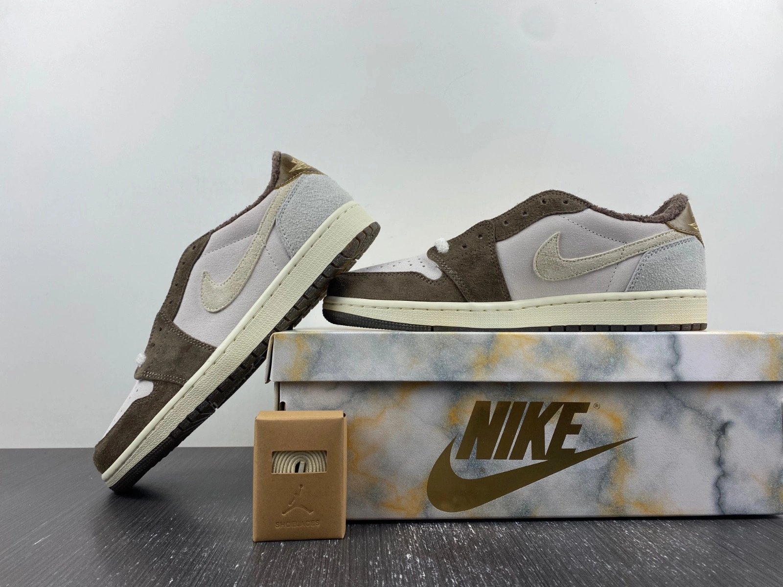 Jordan 1 Retro Low OG Year of the Rabbit  DV1312-200