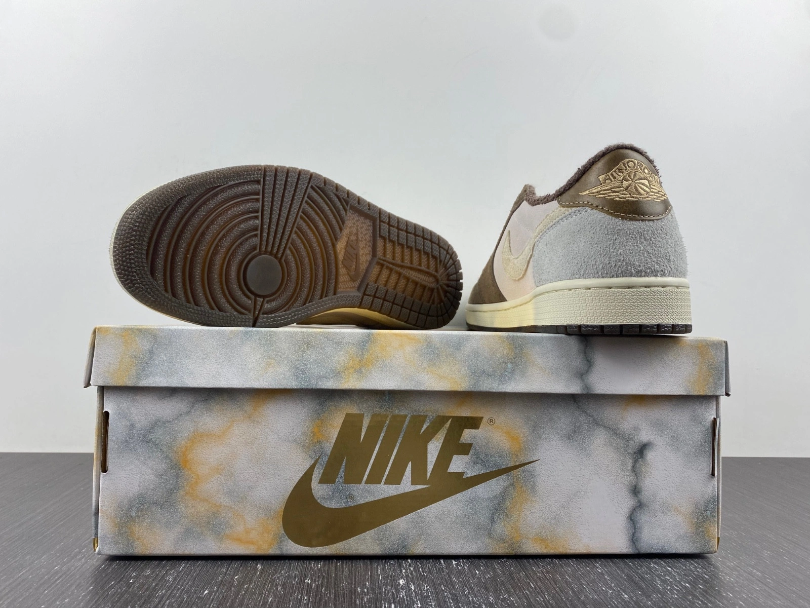 Jordan 1 Retro Low OG Year of the Rabbit  DV1312-200